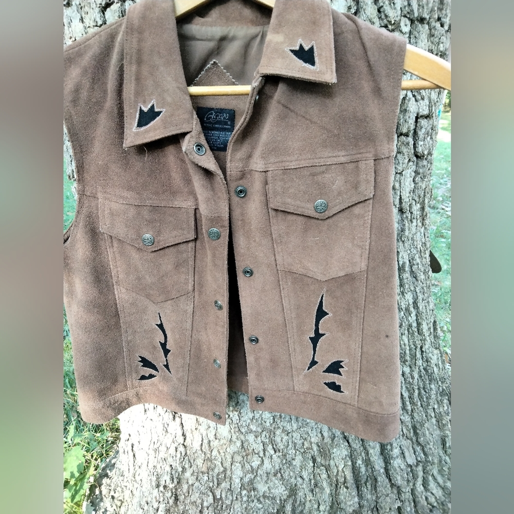 ⬇️ Price Drop!⬇️ Agapo Suede Vest in size PM - Picture 1 of 4